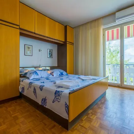 Julija 5 Apartment Crikvenica