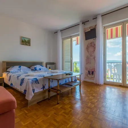 Julija 5 Apartment