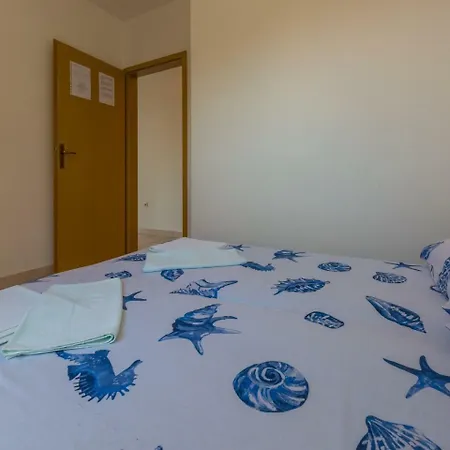 Julija 5 * Crikvenica