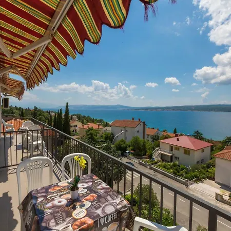Apartment Julija 5 *