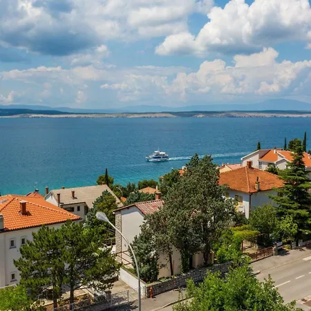 Julija 5 *