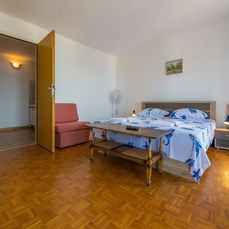 Julija 5 * Crikvenica