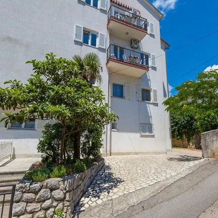 Julija 5 * Crikvenica