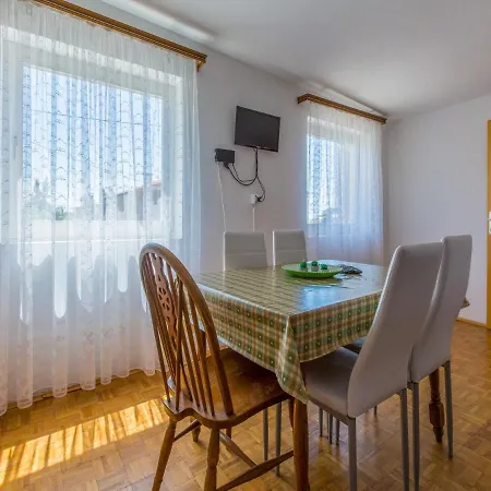 Julija 5 Apartment